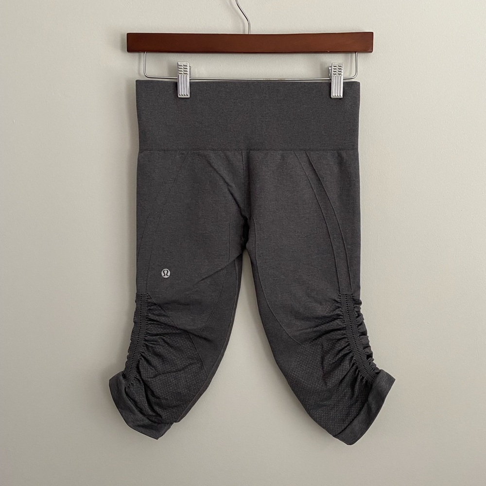 Lululemon In The Flow Crops. - Picture 2 of 9